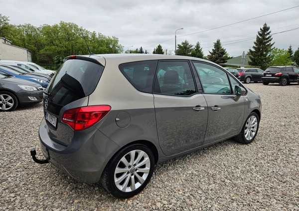 Opel Meriva cena 22700 przebieg: 199980, rok produkcji 2010 z Warszawa małe 232